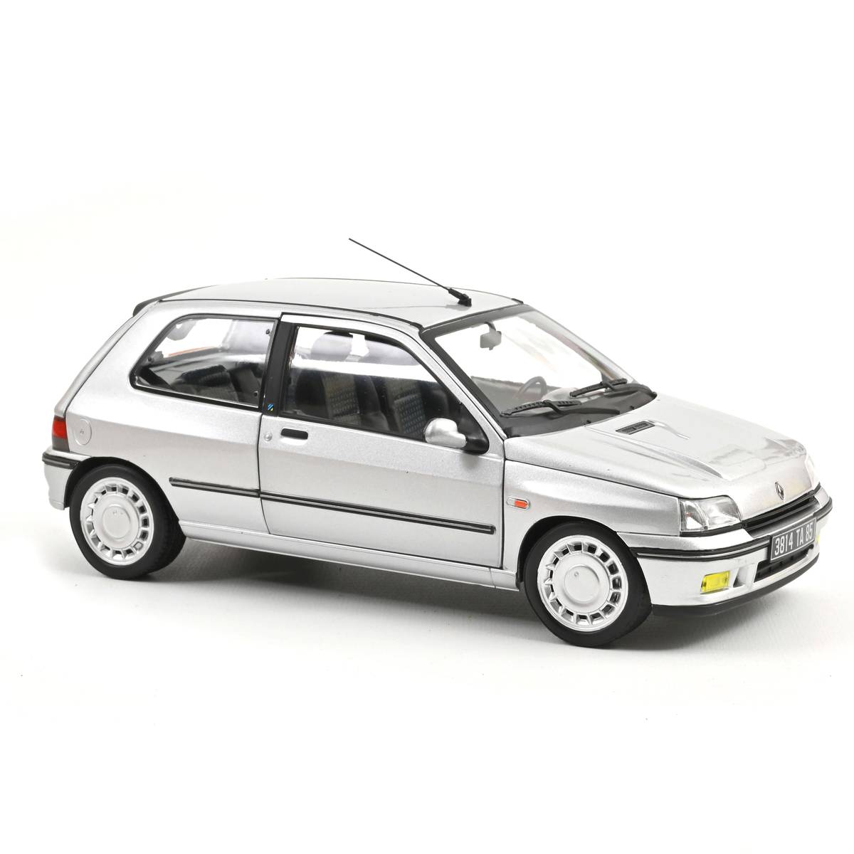 Norev 1/18 1992 Renault Clio 16s - Iceberg Grey