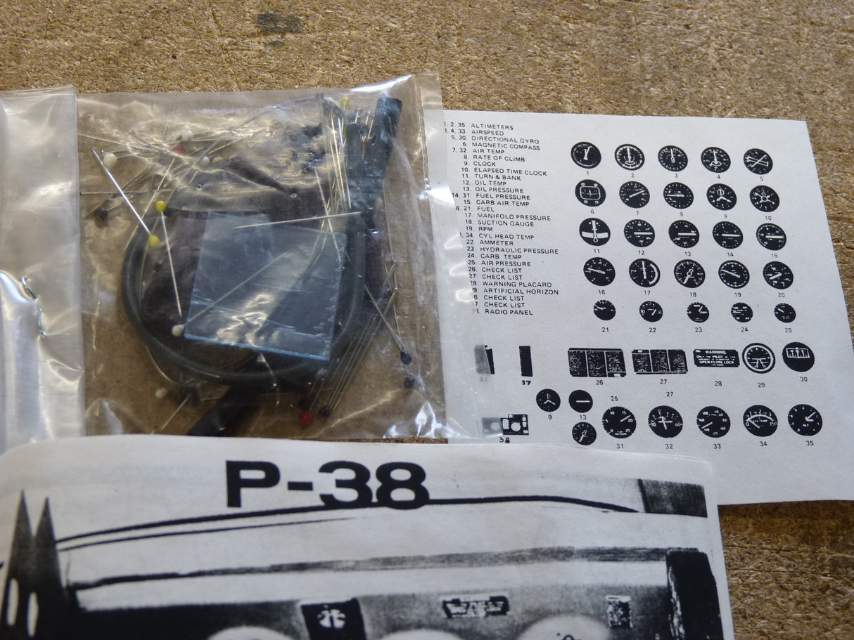 Royal Scale Cockpit Interior P-38 Lightning (Box 41)