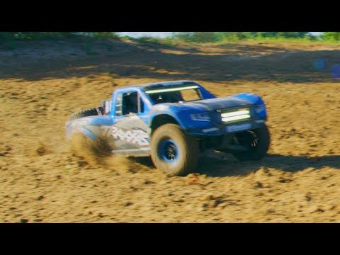 Traxxas Unlimited Desert Racer Pro-Scale 4WD 1:10 RTR Brushless Electric Short Course Truck - FOX Racing (+ TQi 2-ch/TSM/VXL-6s/Velineon 2200kV/LED lights)