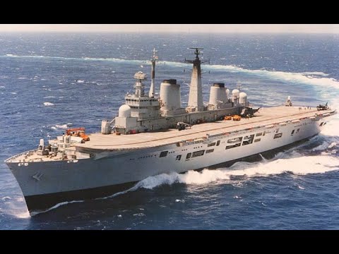 Forces of Valor 1:700 Royal Navy Invincible Class Light Aircraft Carrier - HMS Invincible (R05) Falkland Islands 1982 (WATERLINE VERSION)