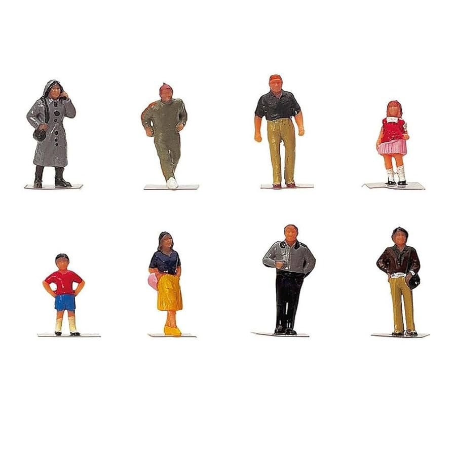 Hornby 8 pcs Town People  Figure Set R7116