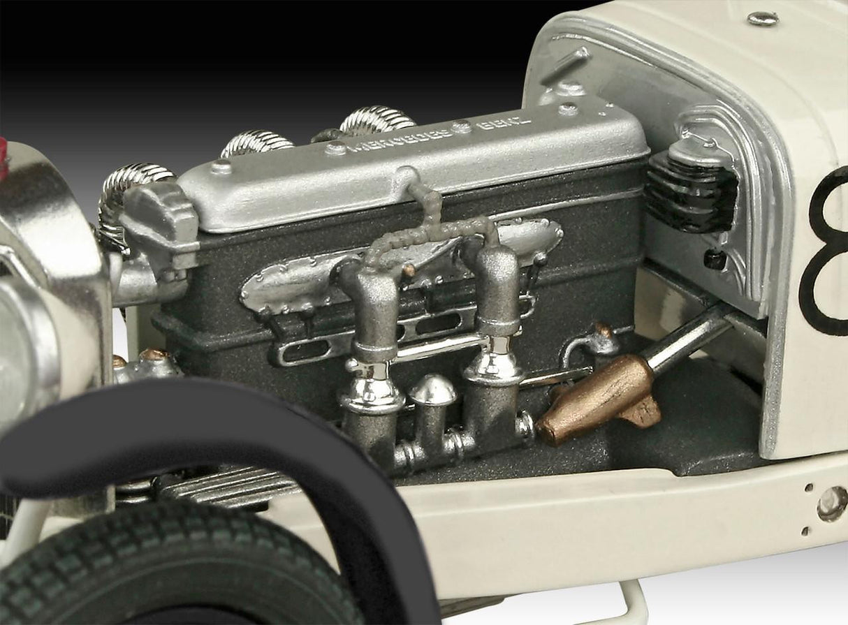 Revell Classics 1:32 Mercedes-Benz SSKL kit 07737