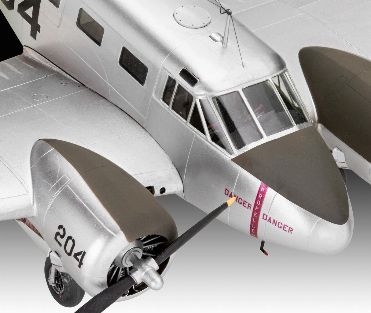 Revell 1/48 Beechcraft Model 18 03811