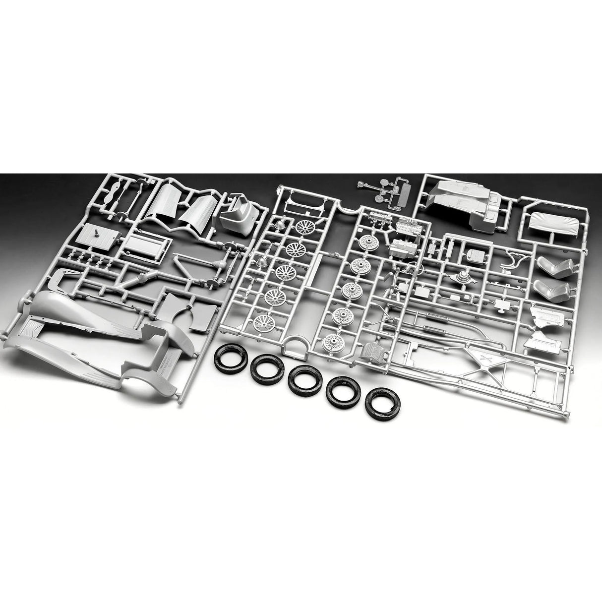 Revell Classics 1:32 Jaguar S.S.100 Kit 07752