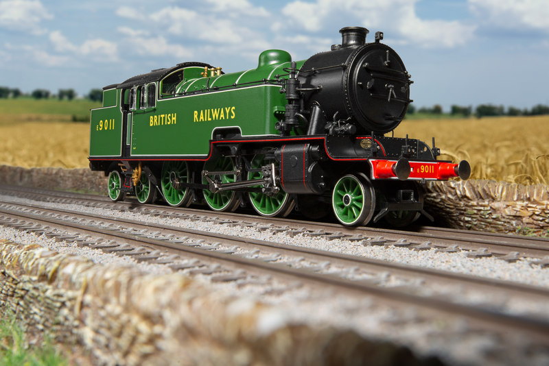 Hornby BR Thompson Class L1 2-6-4T E9011 - Era 4  R30360