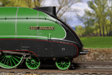 Hornby LNER Class B17/5 4-6-0 2859 East Anglian R30136