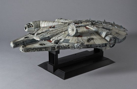 REVELL 1/72 BANDAI Millennium Falcon Perfect Grade Kit 01206