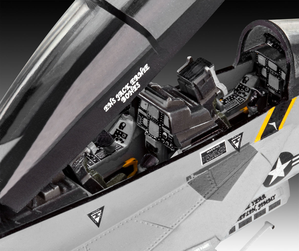 Revell 1/72 F/A-18F Super Hornet 03834