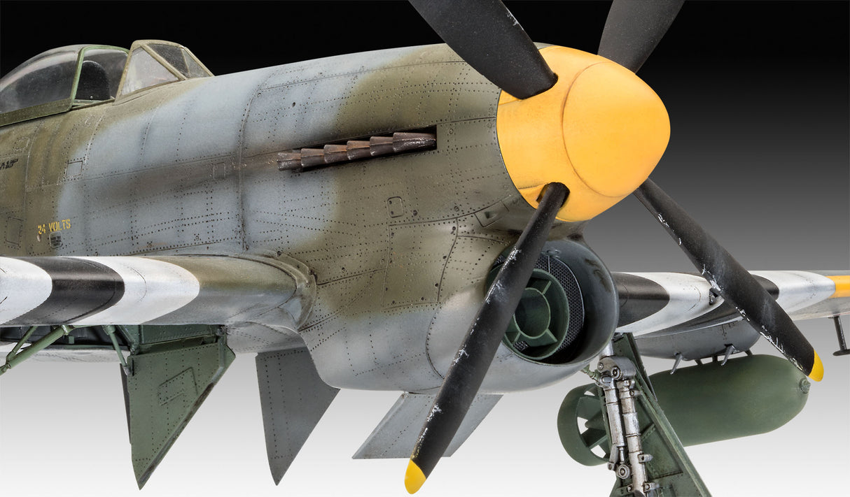 Revell 1/32 Hawker Tempest V 03851