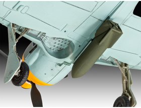 Revell 1/72 Focke Wulf FW190 F8 Gift Set 63898