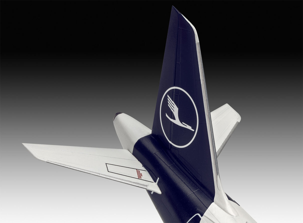 Revell 1/144 Airbus A320neo Lufthansa New Livery 03942