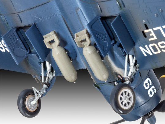 Plastic Kit Revell 1/72 F4U-4 Corsair 03955