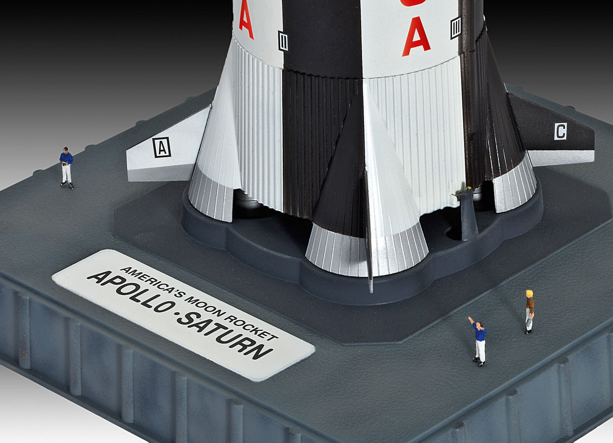 Revell 1/144 Saturn V Rocket kit 04909