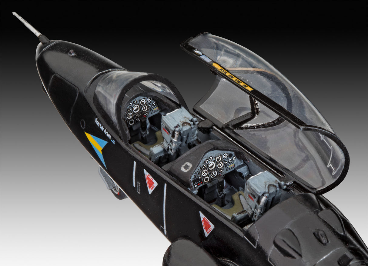 Revell 1/72 BAe Hawk T.1 04970