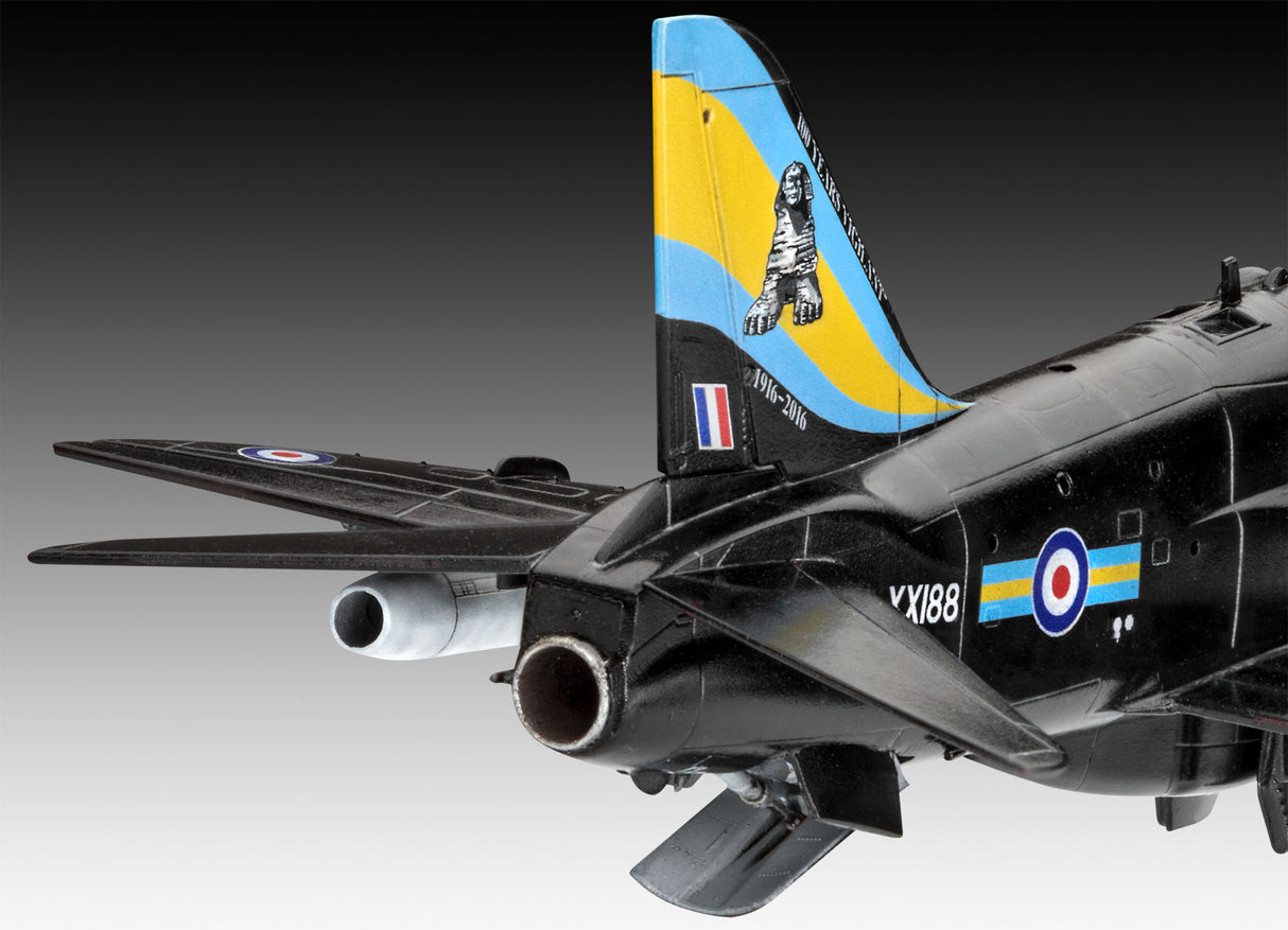 Plastic Kit Revell BAe Hawk T.1 Gift Set