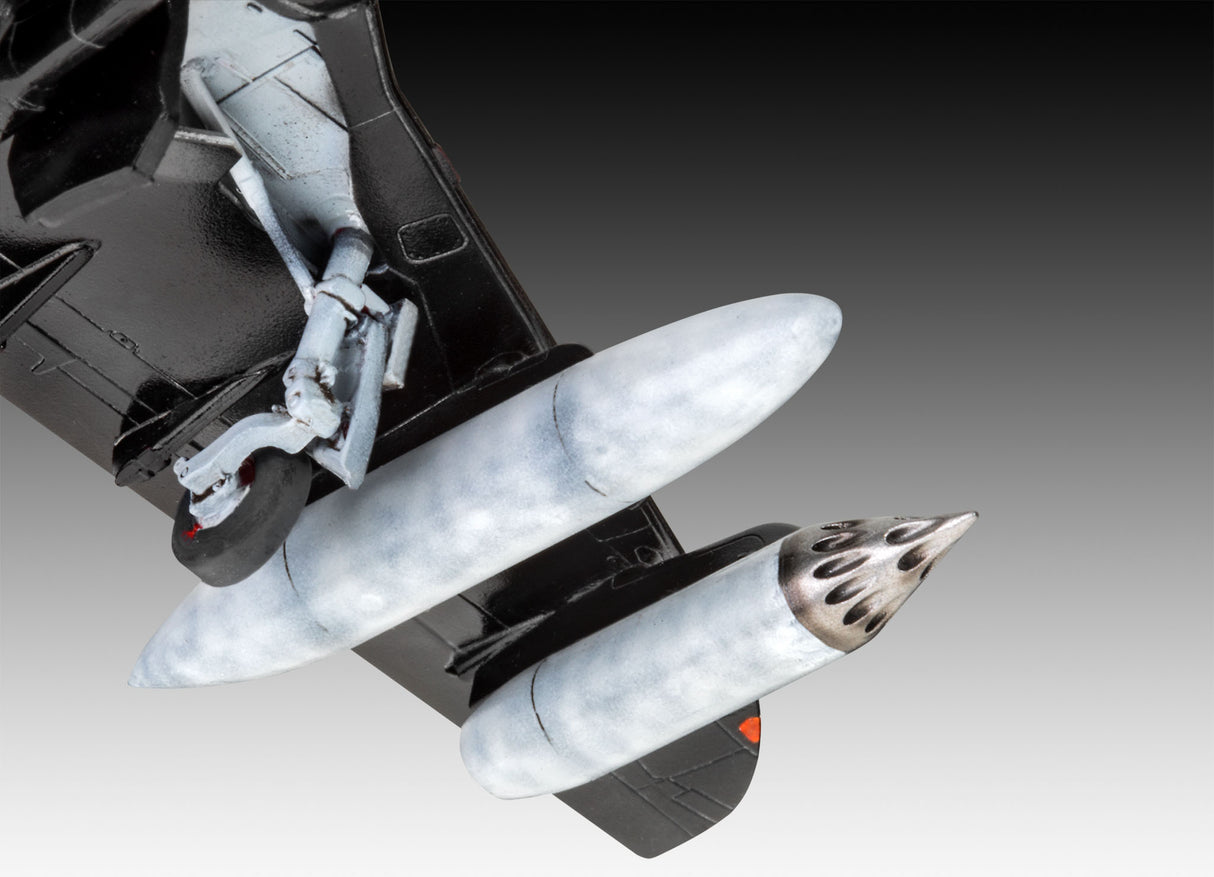 Plastic Kit Revell BAe Hawk T.1 Gift Set