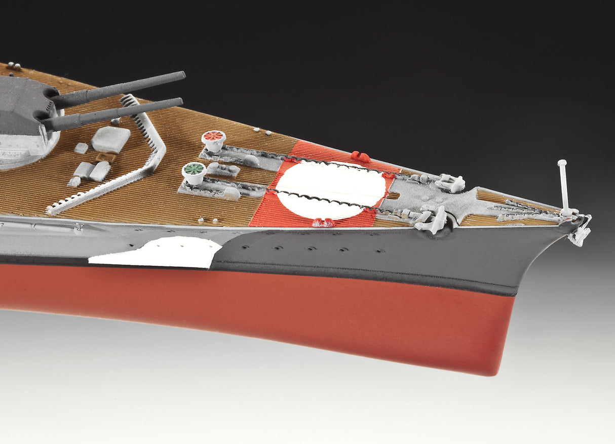German Battleship Bismarck 1:700
