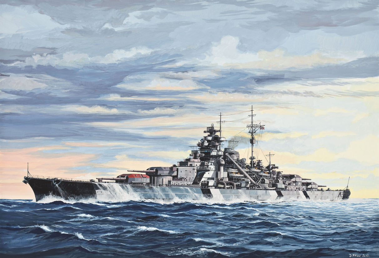 German Battleship Bismarck 1:700