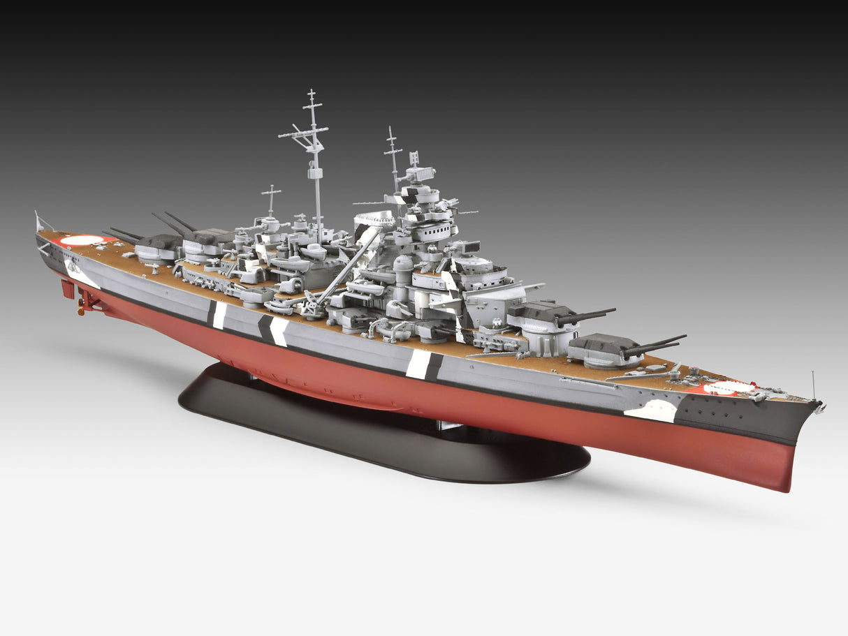 German Battleship Bismarck 1:700