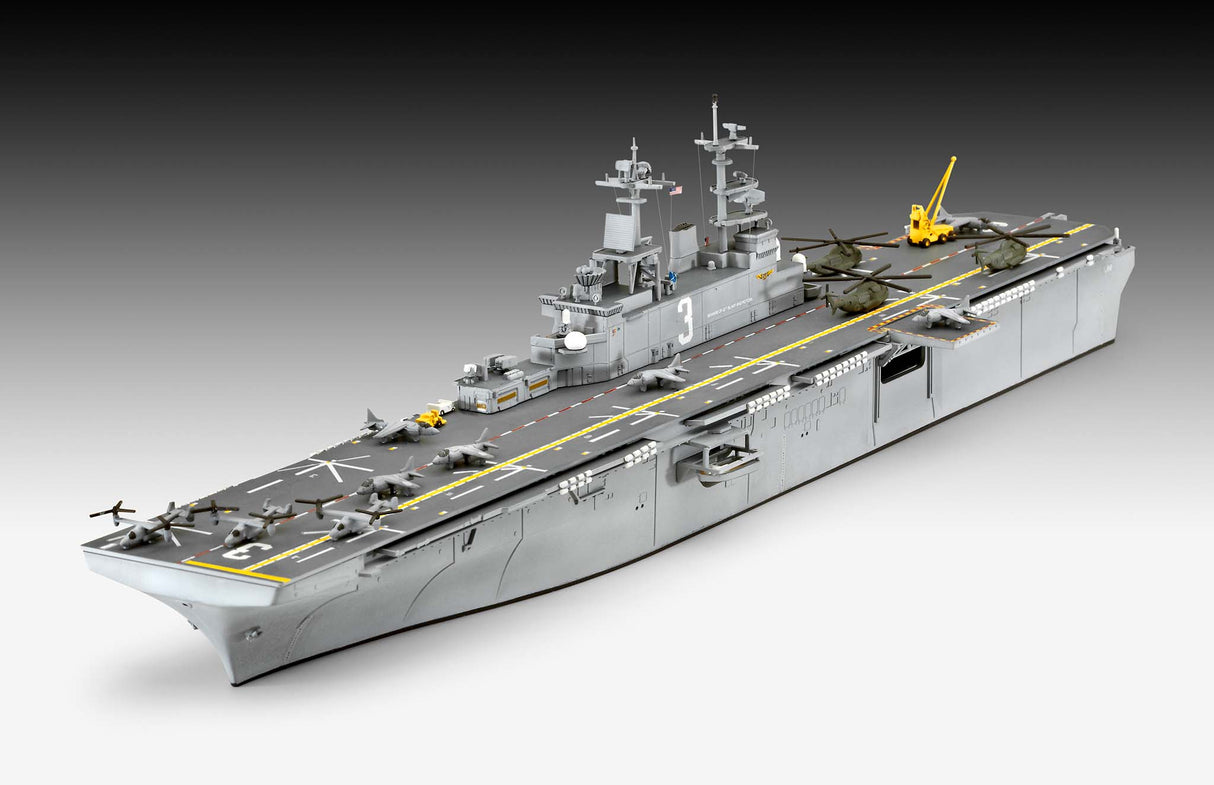 Assault Carrier USS WASP CLASS 1:700