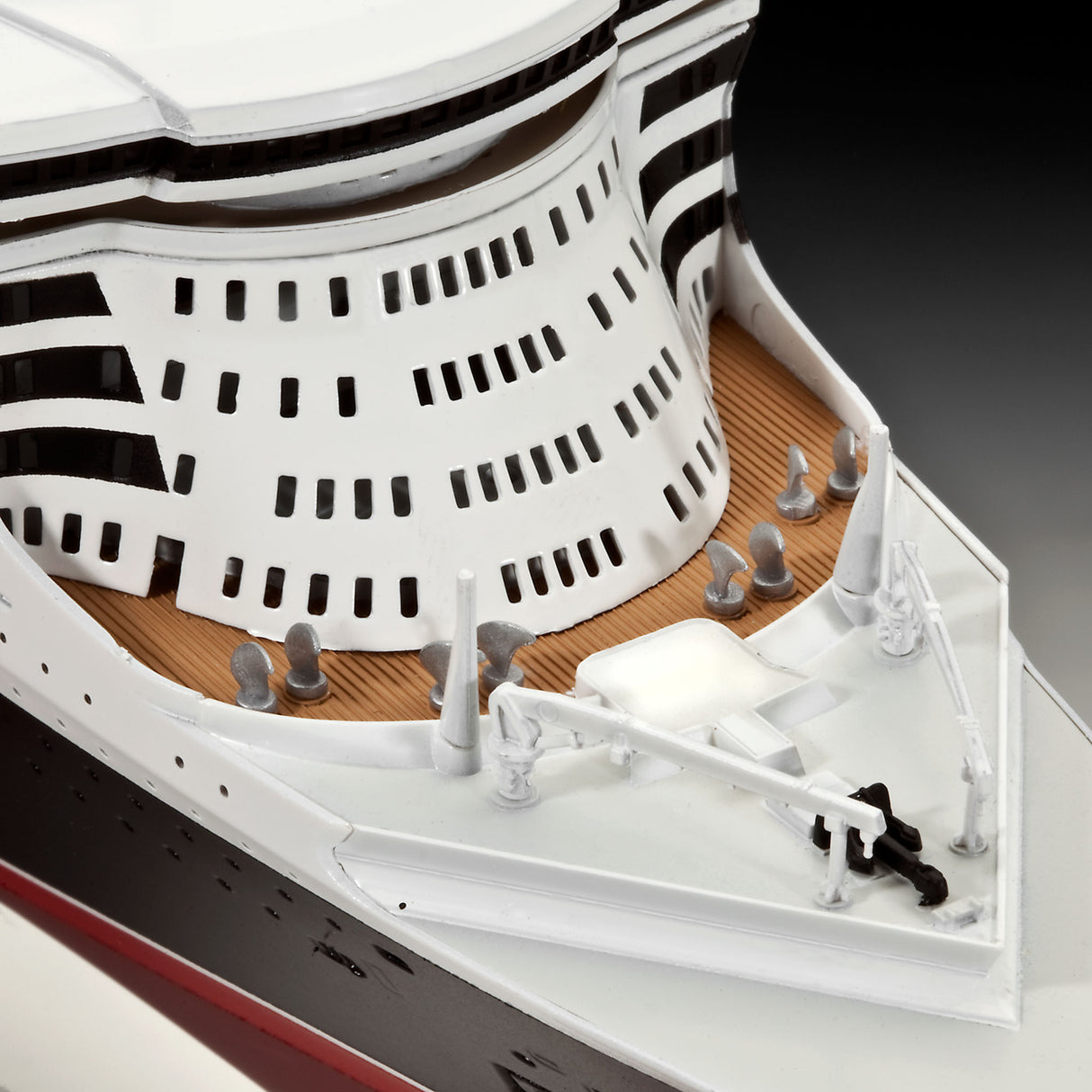 Revell 1/700 Queen Mary 2 Ocean Liner 05231