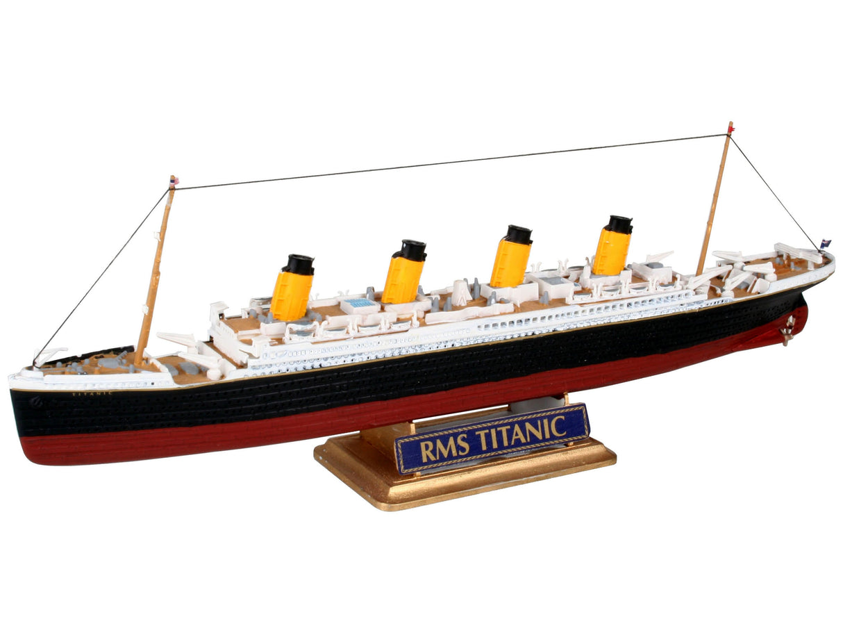 Plastic Kit Revell R.M.S. Titanic 1:1200 scale 05810