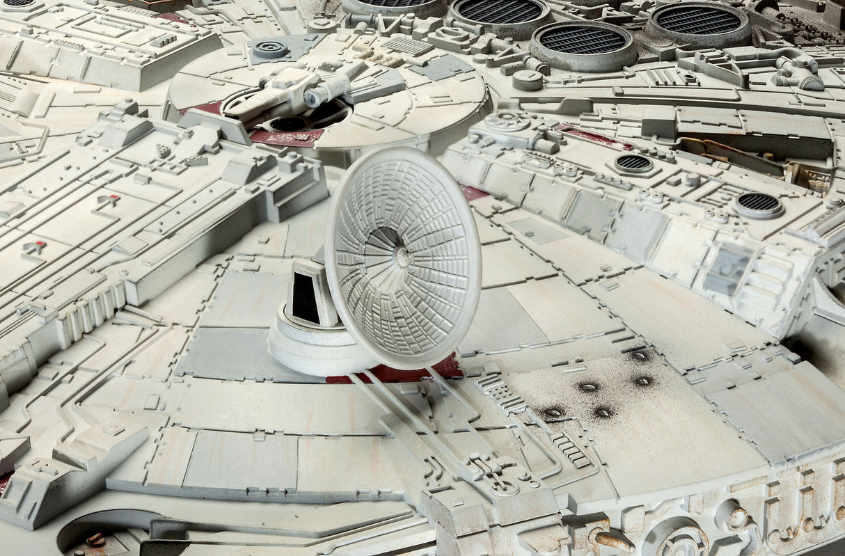 Millennium Falcon (Episode IV) 1:72