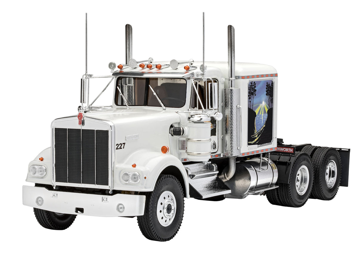 Kenworth W-900 1:25