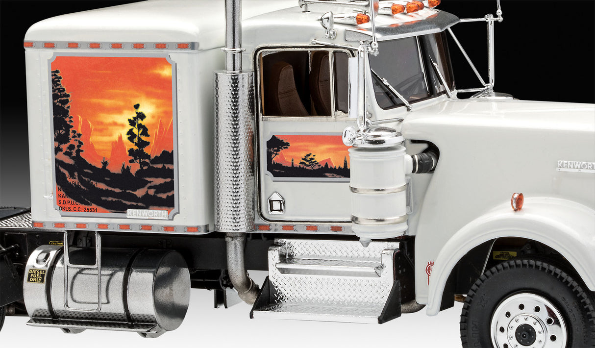 Kenworth W-900 1:25