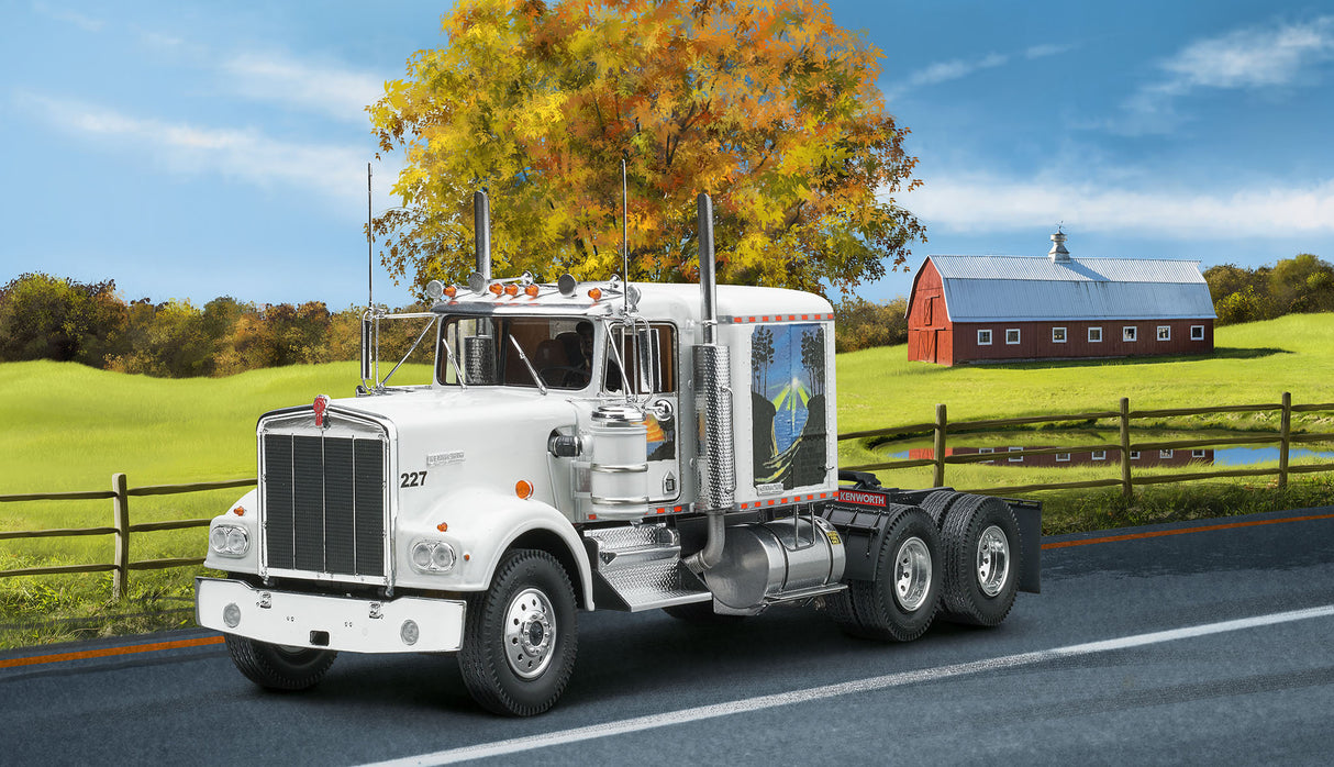Kenworth W-900 1:25