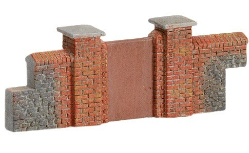 Hornby R8979 Skaledale Brick Walling (Gates  Piers)