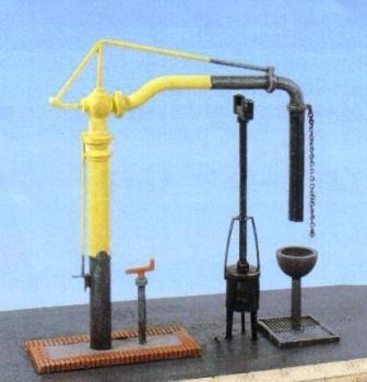 Ratio 212 Water Crane and Fire Devil - N Gauge Plastic Kit