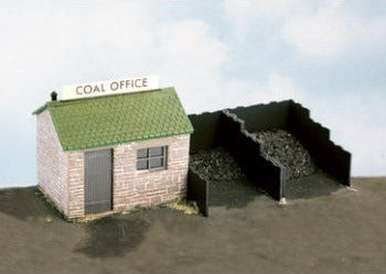 Wills SS15 Coal Yard and Hut