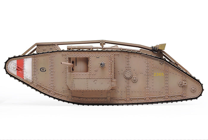 Tamiya 1/35 WWI British Mk IV Tank Male with motor and WW1 British Figures 30057