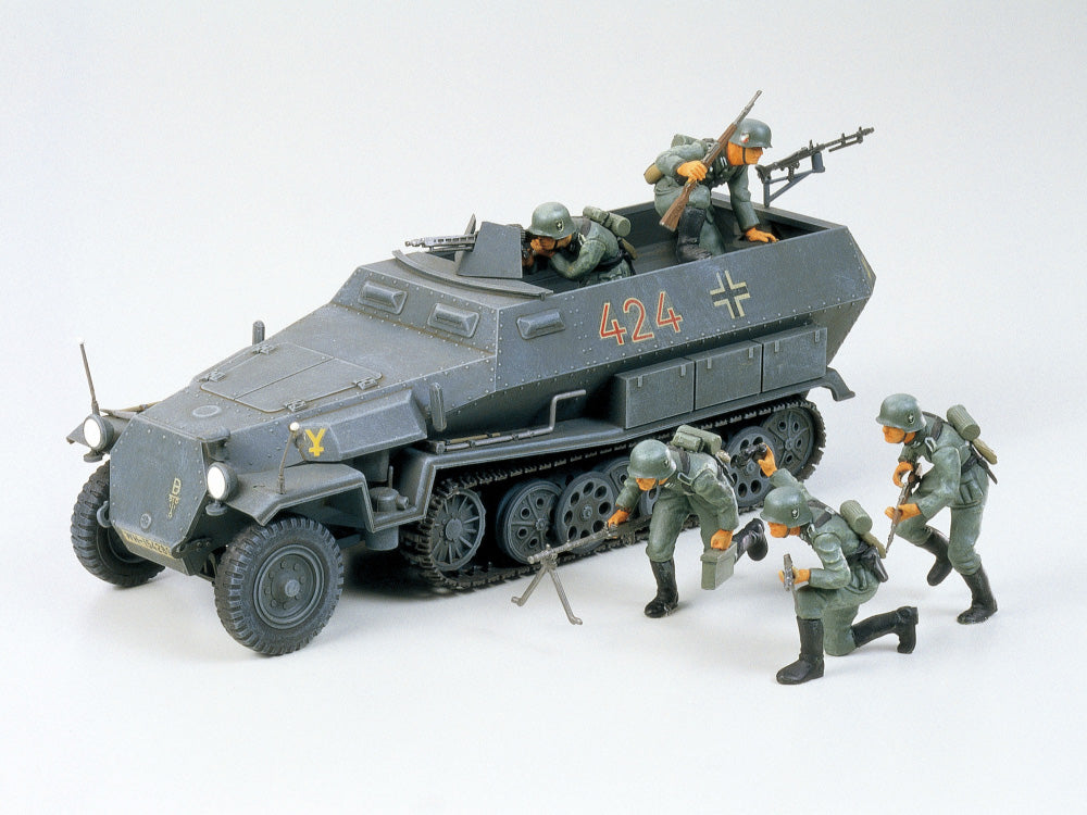 Tamiya 1/35 German Hanomag Sd.Kfz. 251/1 35020