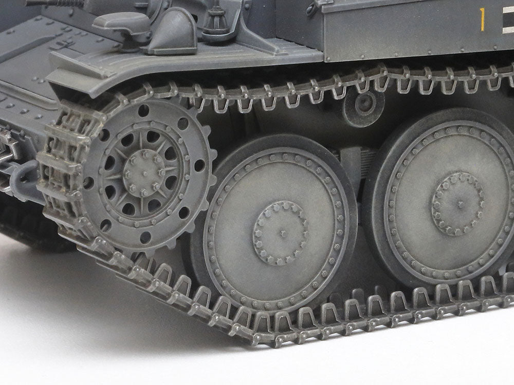 Tamiya 1/35 German Light Tank Panzerkampfwagen 38(t) Ausf.E/F 35369