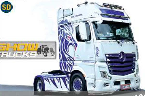 Italeri 1/24 Mercedes Benz Actros MP4 Show Truck 3935