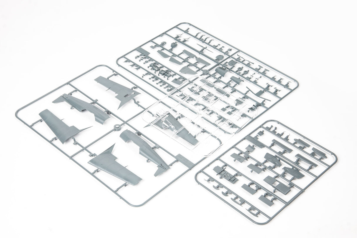 Eduard 1/48 Z-526AFS Akrobat 84185 Weekend Edition kit