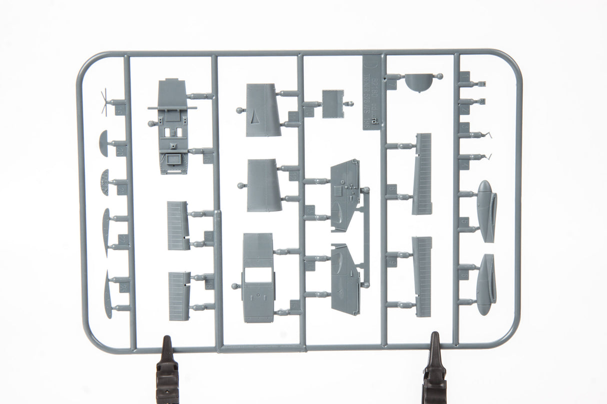 Eduard 1/48 Z-526AFS Akrobat 84185 Weekend Edition kit