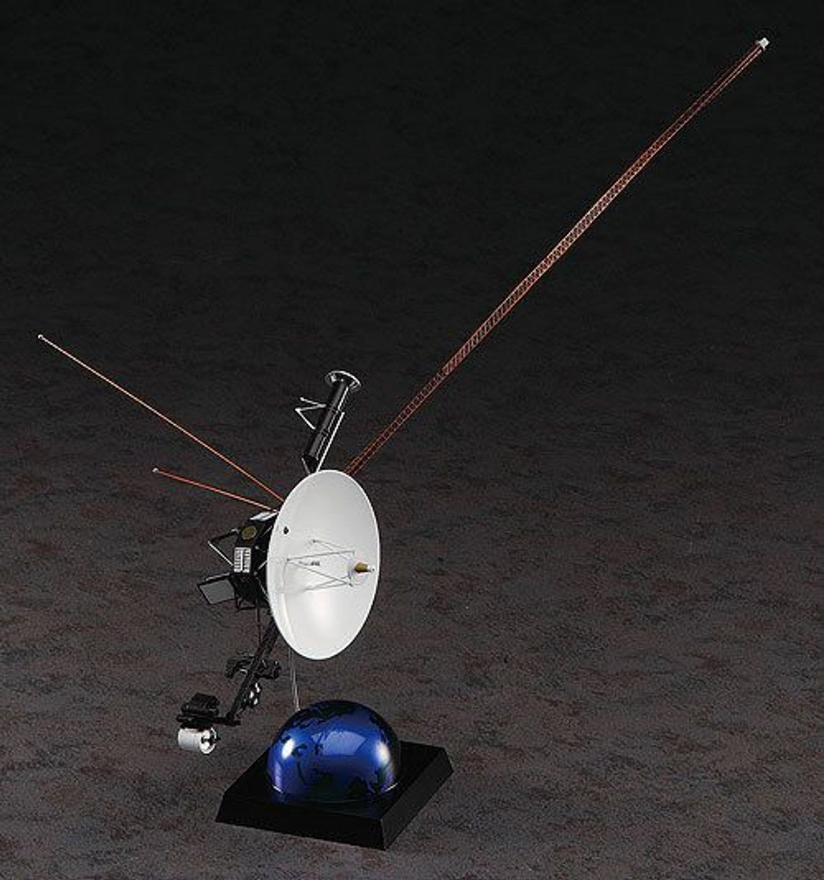 Hasegawa 1/48 Voyager Unmanned Space Probe kit HSW02