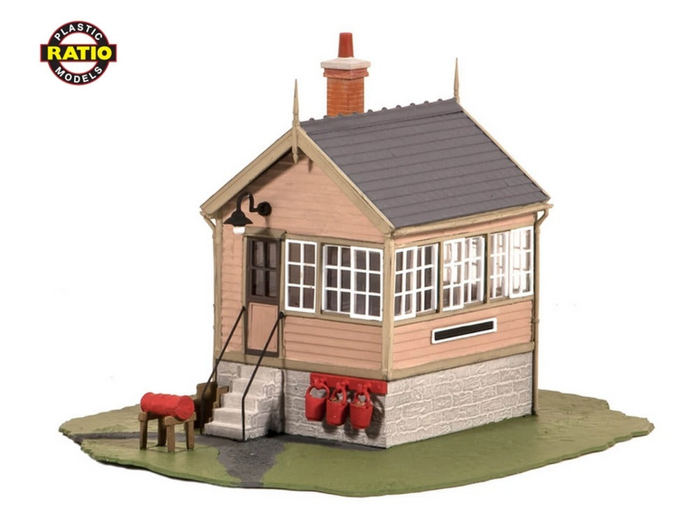 Ratio 503 Platform/Ground Level Signal Box - 00 Gauge