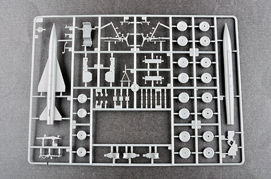 Trumpeter 1/72 Soviet Tu-22 Blinder Tactical Bomber 01695