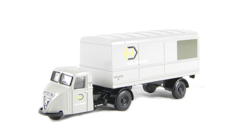 Oxford Diecast OO Gauge Scammell Scarab van trailer in Railfreight livery 76RAB003