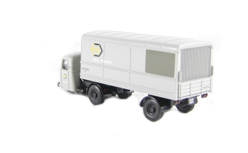 Oxford Diecast OO Gauge Scammell Scarab van trailer in Railfreight livery 76RAB003