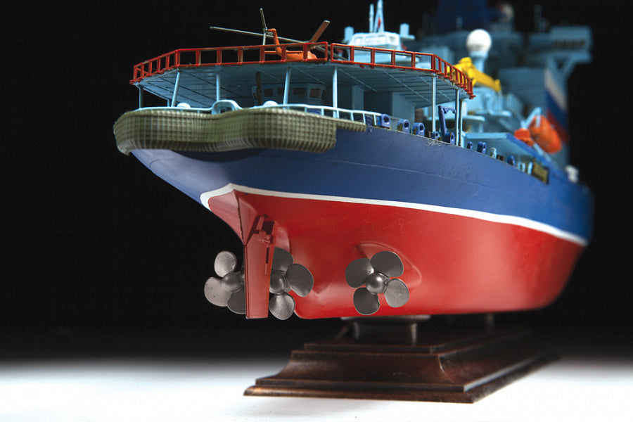 Zvezda 1/350 Russian nuclear-powered icebreaker project 22220 ARKTIKA 9044