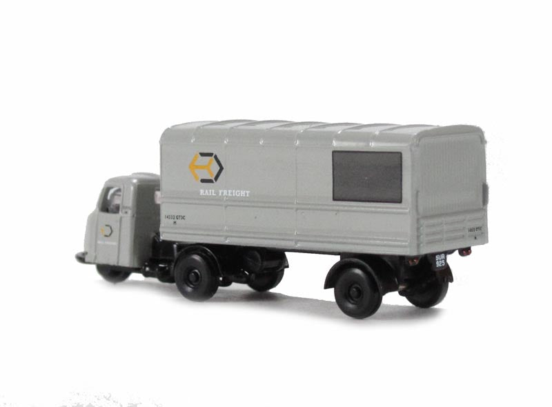 Oxford Diecast NRAB003 Scammell Scarab Van Trailer Railfreight Grey