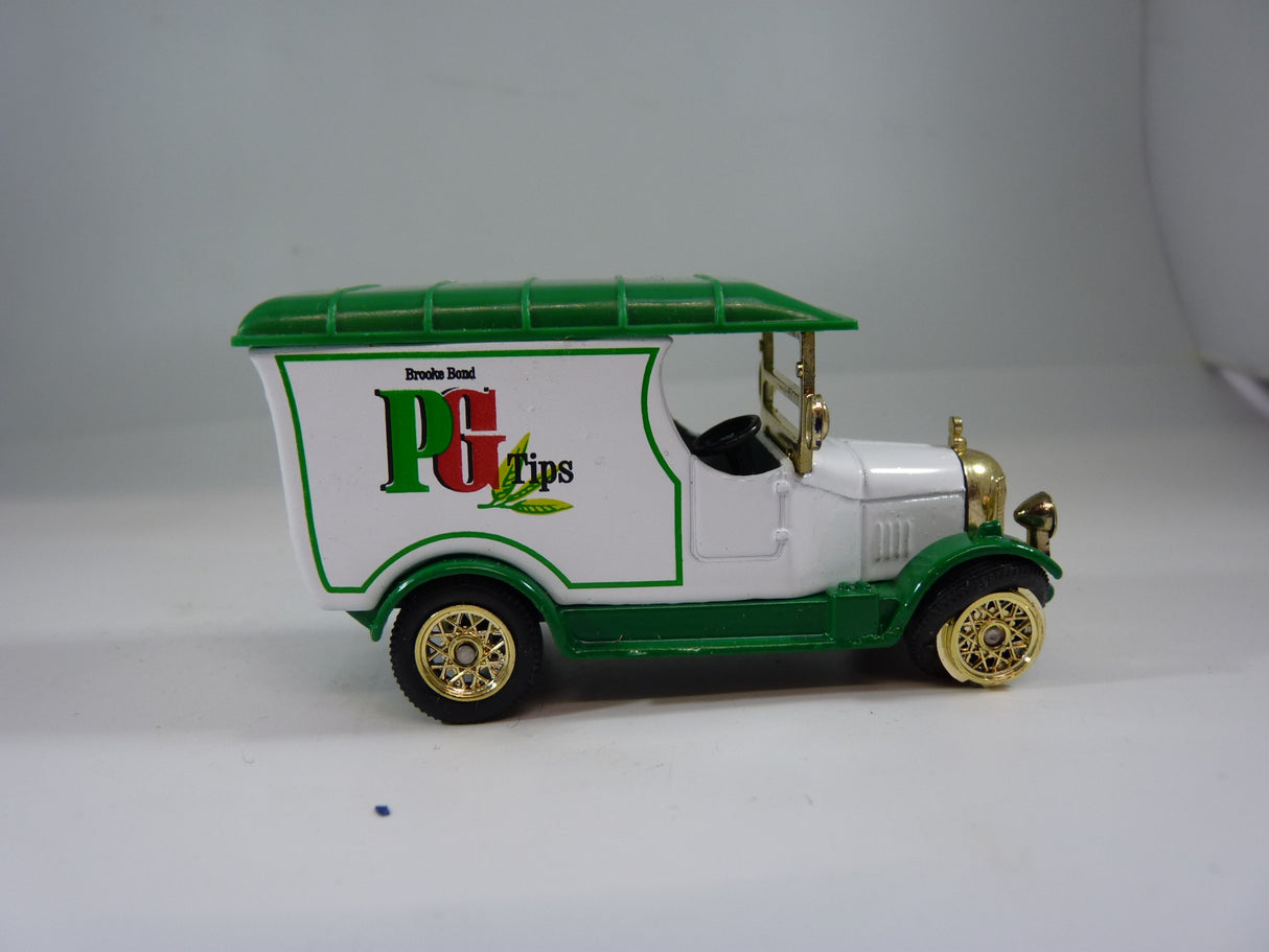 Oxford Die-Cast Limited Edition PG Tips Bullnose Van