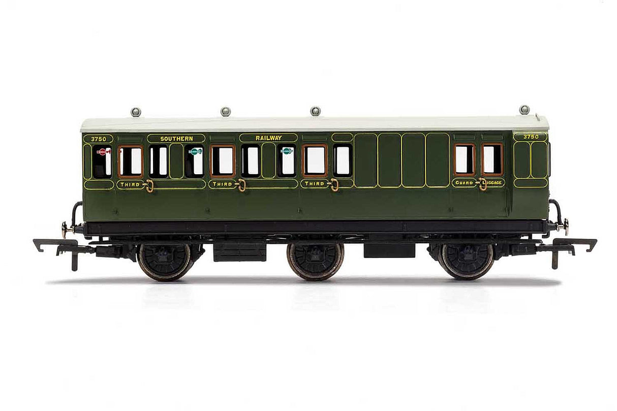 Hornby R40134 SR  6 Wheel Coach  Brake 3rd Class  Fitted Lights  3750 - Era 3