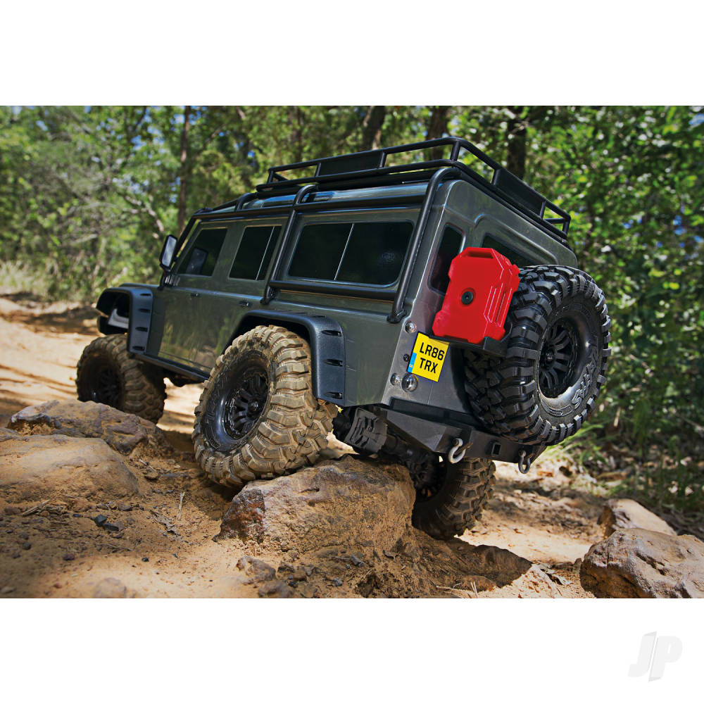 TRX-4 Land Rover Defender 1:10 4X4 Electric Trail Crawler with Winch Silver (+ TQi 4-ch XL-5 HV Titan 550)