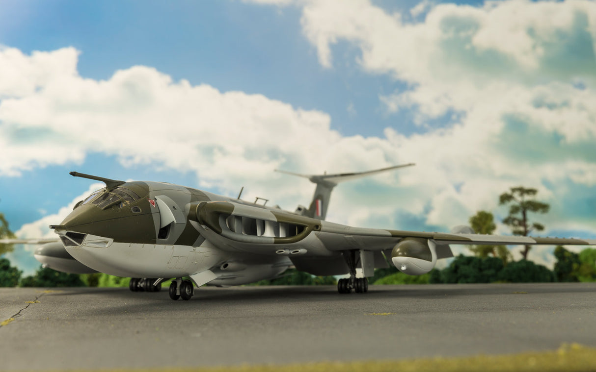Airfix 1/72 Handley Page Victor B.2 A12008